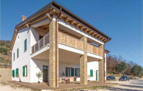Beautiful Apartment In Valnogaredo Pd With Wifi